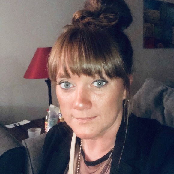 Meet your Posher, Kristen - Picture 1 of 1